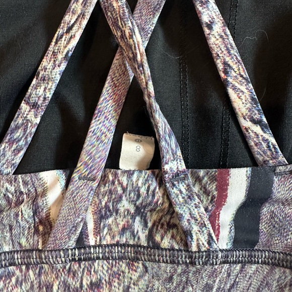 Lululemon energy bra, size 8 - Picture 4 of 4